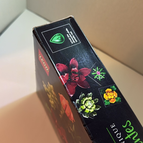 LEGO Succulents 10309 - Picture 6 of 9